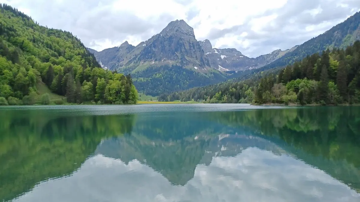 My vision of financial independence? A calm, zen, beautiful and serene place... Swiss nature basically